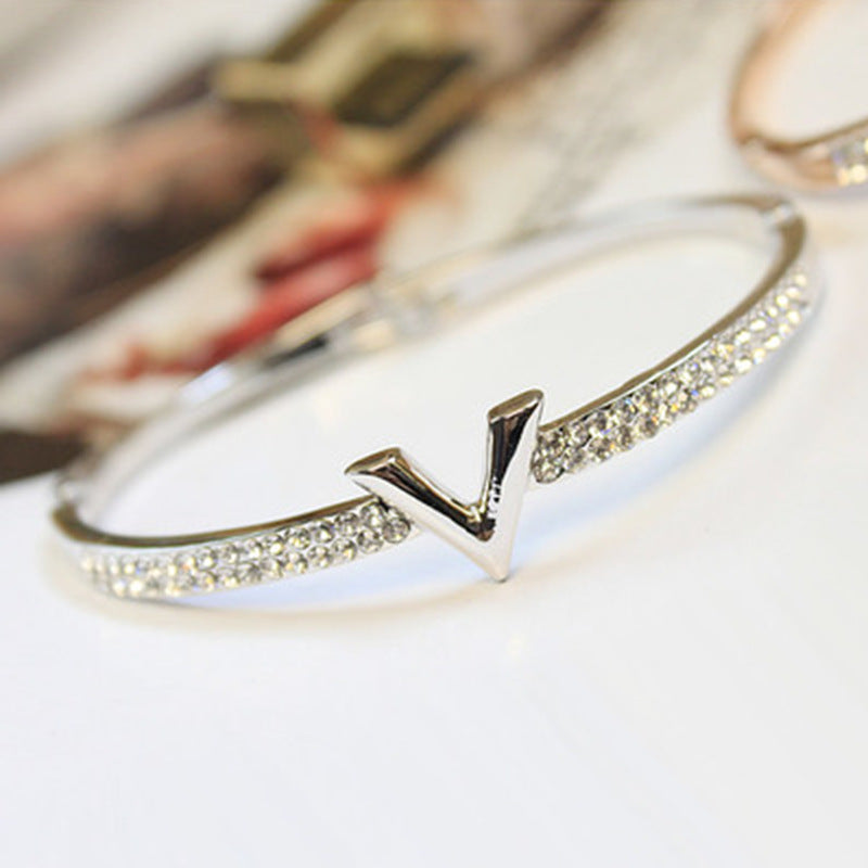 Simple V Bracelet