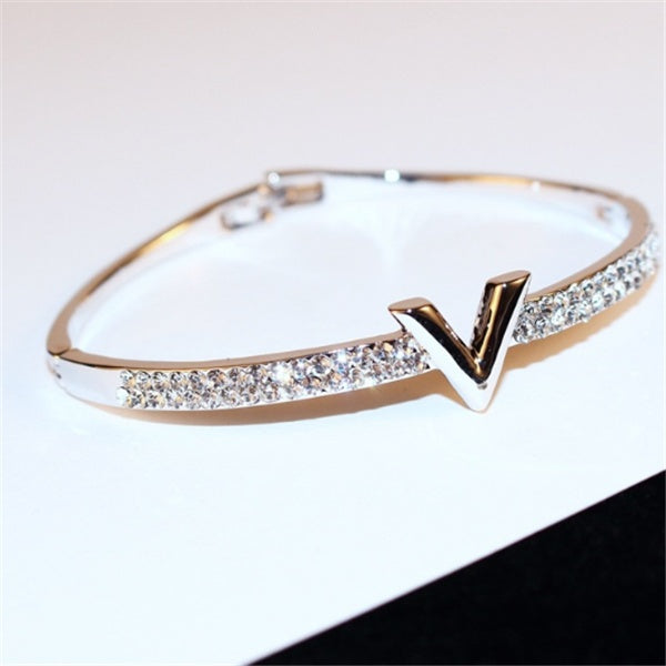 Simple V Bracelet