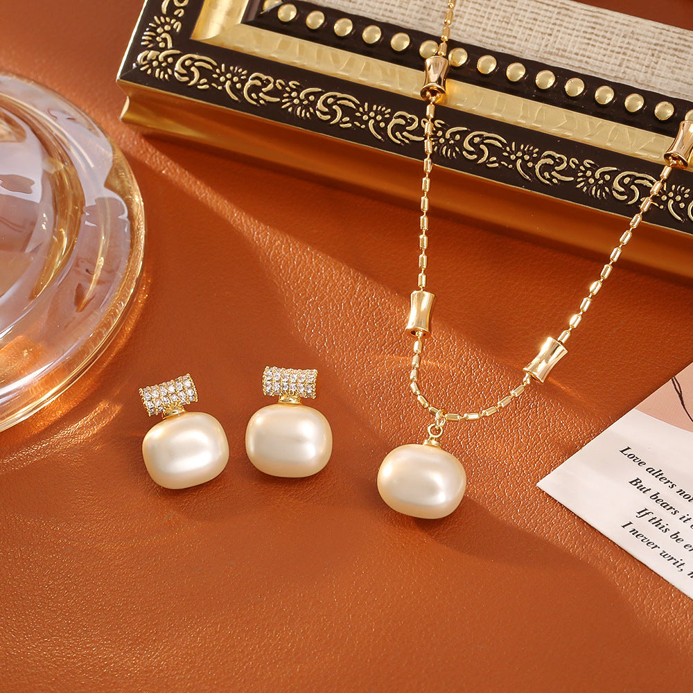 Sugar Pearl Bamboo Necklace
